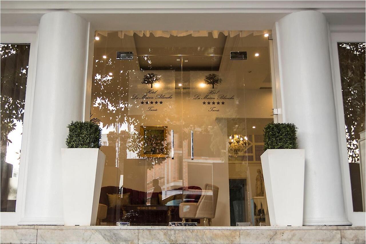 Hotel La Maison Blanche Tunis Exterior photo The lobby of the hotel