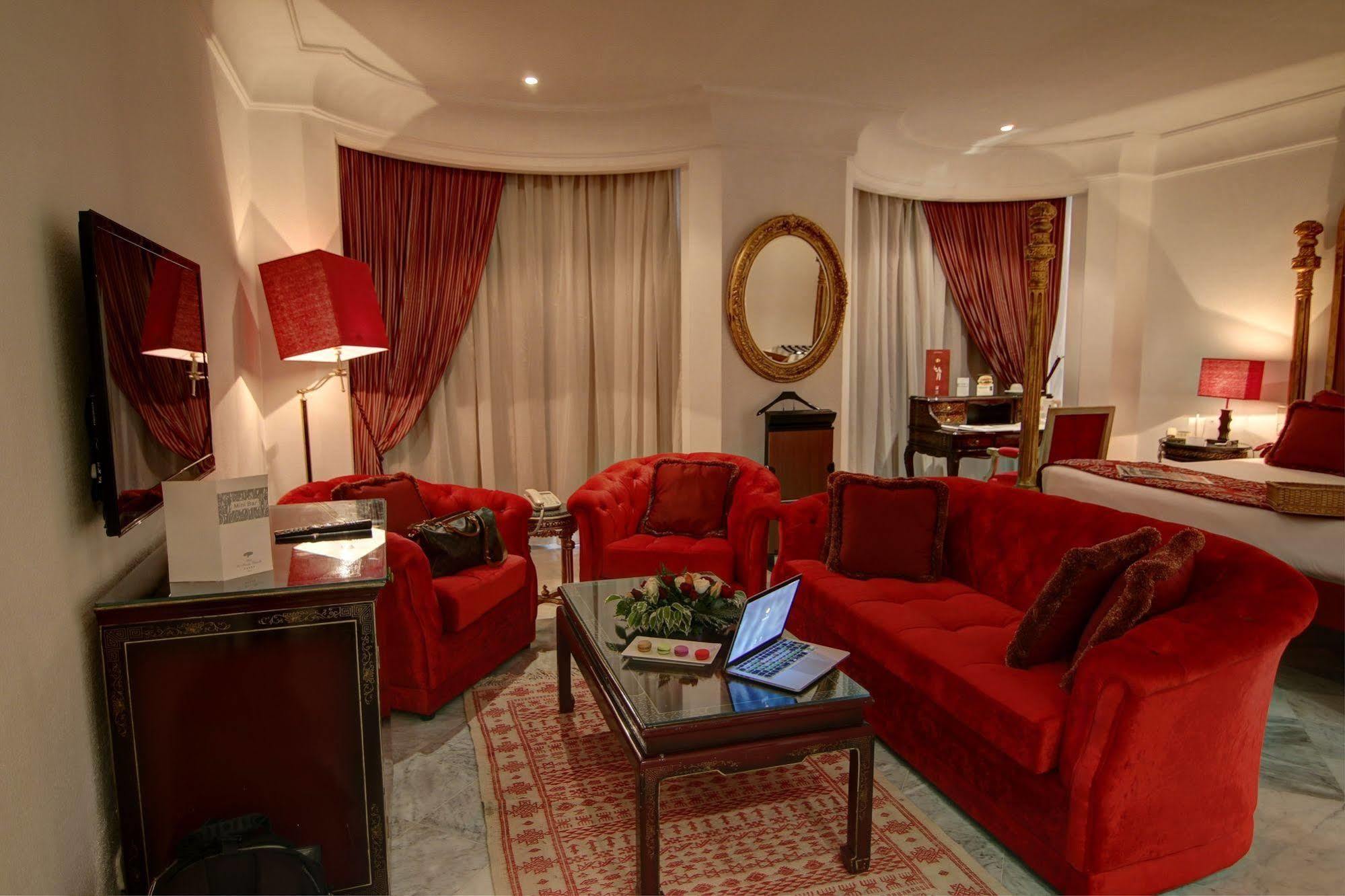 Hotel La Maison Blanche Tunis Exterior photo A suite at the hotel