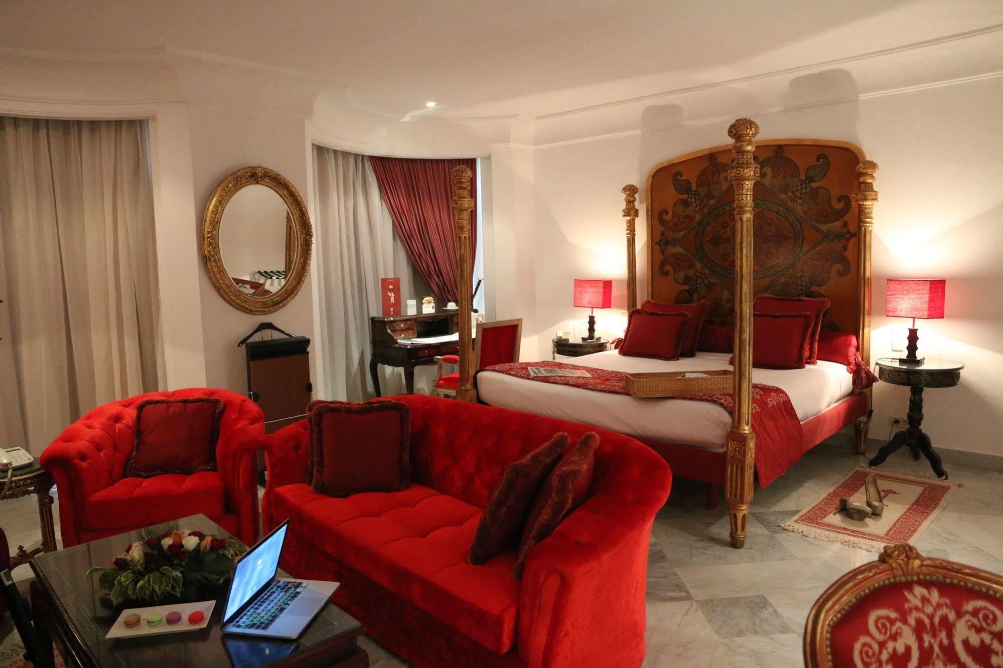 Hotel La Maison Blanche Tunis Exterior photo A suite at the Hotel de Crillon