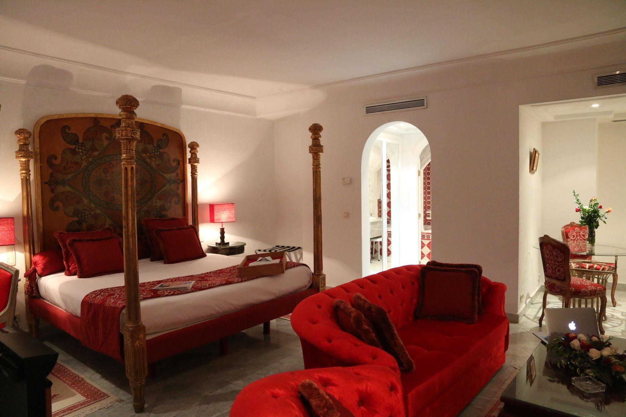 Hotel La Maison Blanche Tunis Exterior photo A suite at the hotel